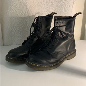 Black Dr. Martens sold !